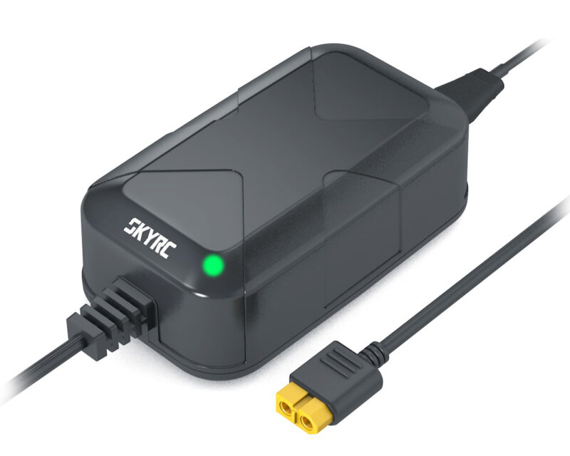 SkyRC PSA100 Stromforsyning 20V 5A 100W – visning fra siden
