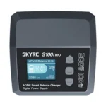 SkyRC S100neo lader skråvisning med fargedisplay og ColorX-grensesnitt